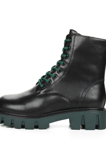 Черные ботинки из кожи на подкладке из натуральной шерсти на зеленой утолщенной тракторной подошве