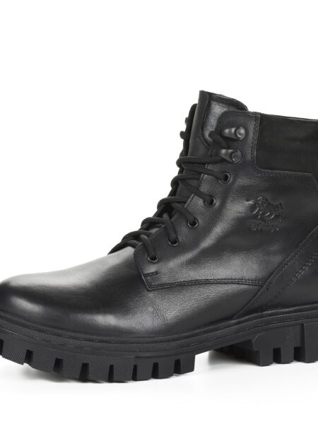 Черные ботинки из кожи на шнуровке с ремнем на подкладке из натуральной шерсти на тракторной подошве