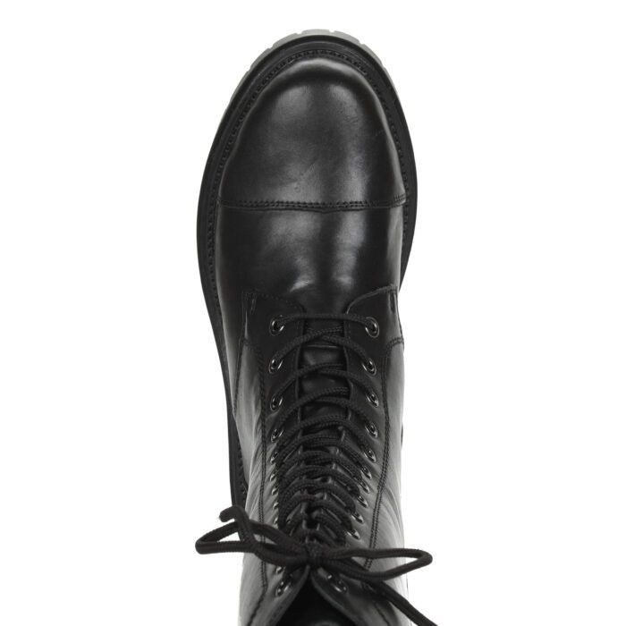 Черные сапоги на шнуровке из комбинированных материалов на подкладке из искусственной шерсти