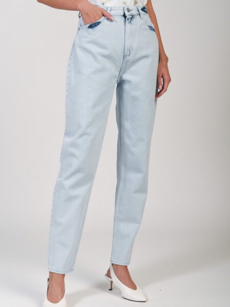 Модные джинсы Emporio Armani