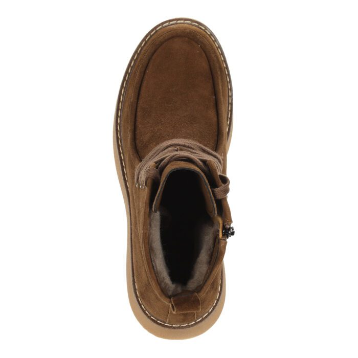 Светло-коричневые ботинки с мокасиновым швом из велюра на подкладке из натуральной шерсти на танкетке