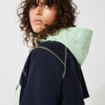 Женский пуловер Lacoste в стиле колор-блок с ветровкой
