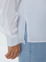 Блузка с карманами