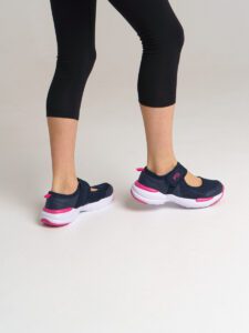Спортивные туфли для девочки