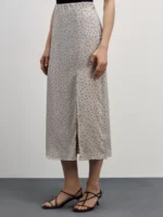 Атласная юбка миди с разрезом