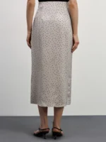 Атласная юбка миди с разрезом