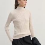 Базовая водолазка в рубчик из вискозы