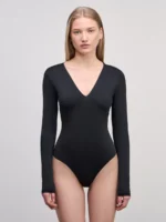 Базовое боди с треугольным вырезом