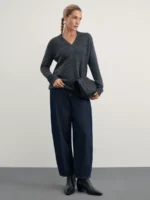 Базовый джемпер с V-образным вырезом