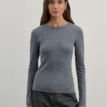 Базовый лонгслив в риб из хлопка