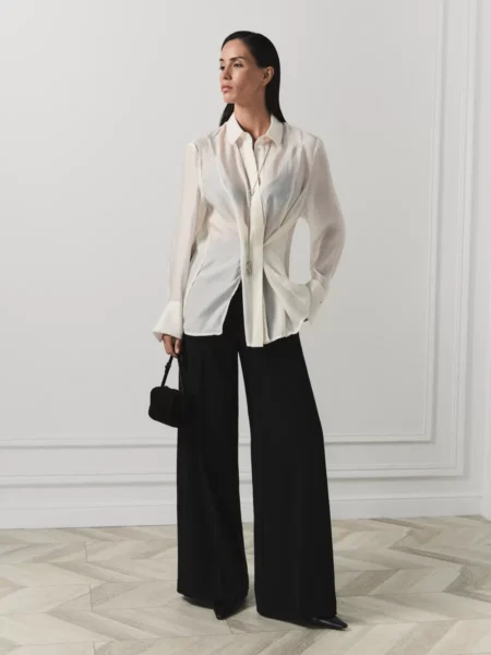 Блуза-трансформер с декоративными разрезами