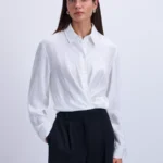 Блузка из вискозы с отложным воротником