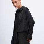 Блузка с мерцающей нитью