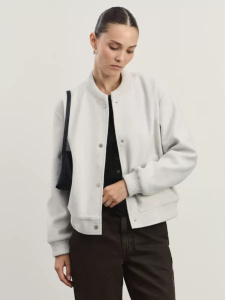 Бомбер свободного силуэта