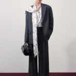 Брюки прямого кроя с защипами с шерстью в составе