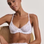 Бюстгальтер на косточках из кружева