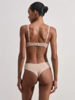 Бюстгальтер с формованными чашками из микрофибры