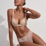 Бюстгальтер с формованными чашками из микрофибры