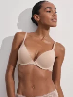 Бюстгальтер с формованными чашками из микрофибры