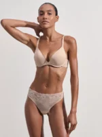 Бюстгальтер с формованными чашками из микрофибры