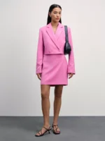 Двубортный укороченный жакет приталенного кроя