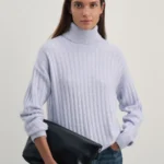 Джемпер фактурной вязки с воротником