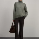 Джемпер из вискозы с высокой горловиной