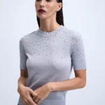 Джемпер из вискозы со стразами