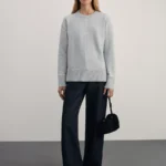 Джемпер с контрастными швами