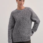 Джемпер с круглым вырезом