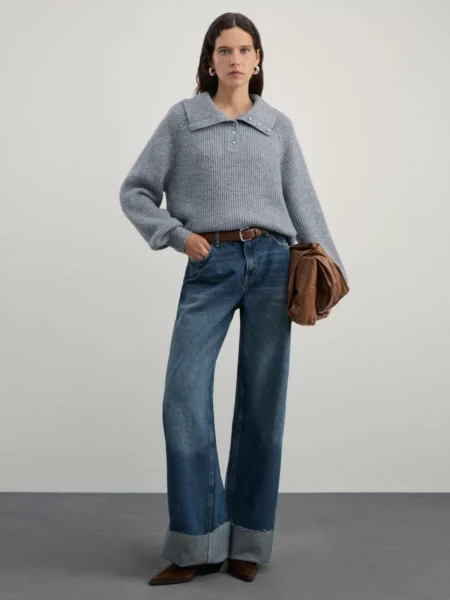 Джемпер с объемным воротом