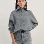 Джемпер с отложным воротником на молнии