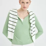 Джемпер с пуговицами