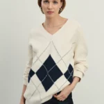 Джемпер с V-образным вырезом