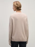 Джемпер с V-образным вырезом и контрастным кантом