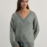 Джемпер с V-образным вырезом с добавлением шерсти