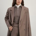 Джемпер в рубчик с молнией