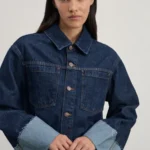 Джинсовая рубашка на пуговицах