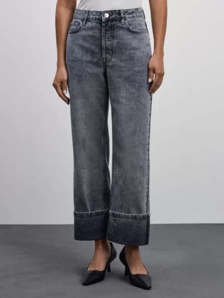 Джинсы straight с подворотами