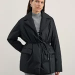 Куртка-пиджак женская с кожаным ремешком