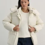 Куртка с капюшоном из фактурной ткани