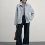 Куртка с воротником стойкой из искусственного меха