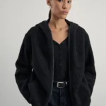 Куртка женская с капюшоном из искусственного меха