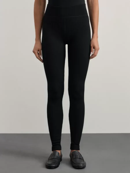 Легинсы в рубчик