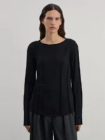 Лонгслив из вискозы с декоративными швами