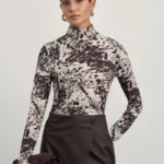 Лонгслив из вискозы с принтом