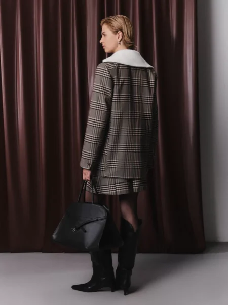 Однобортный жакет прямого кроя в клетку