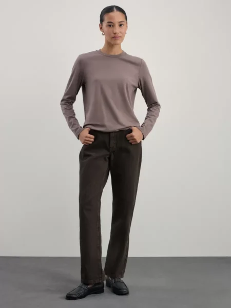 Однотонный базовый лонгслив из хлопка