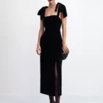 Платье миди с открытыми плечами