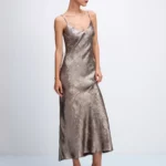 Платье на бретелях из ткани с блеском